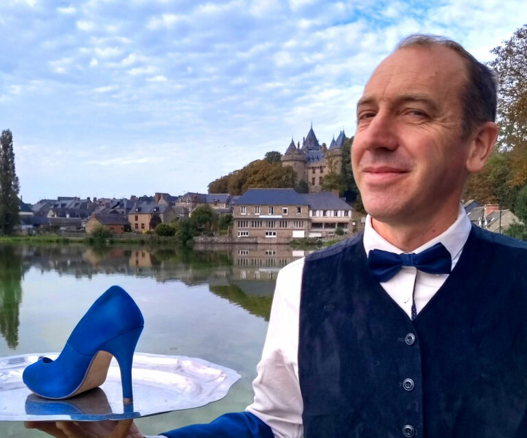 Bastien Faux serveur comique